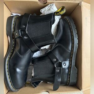 BRAND NEW NEVER WORN NWT DR MARTENS Unisex Wincox Chelsea Boots